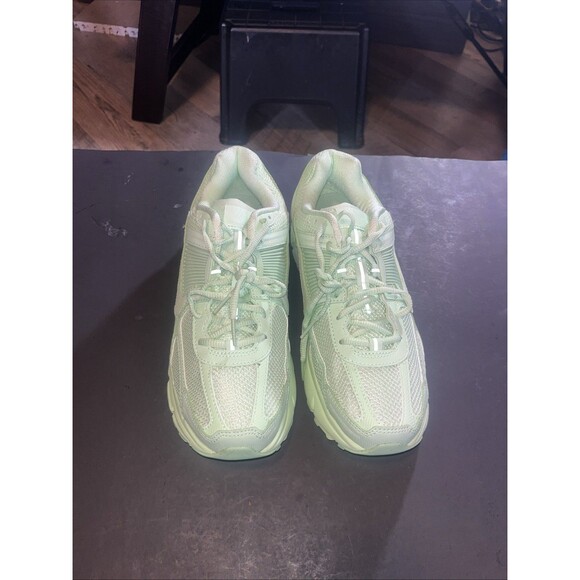 Size 10 - Nike Air Zoom Vomero 5 Vapor Green main image 8